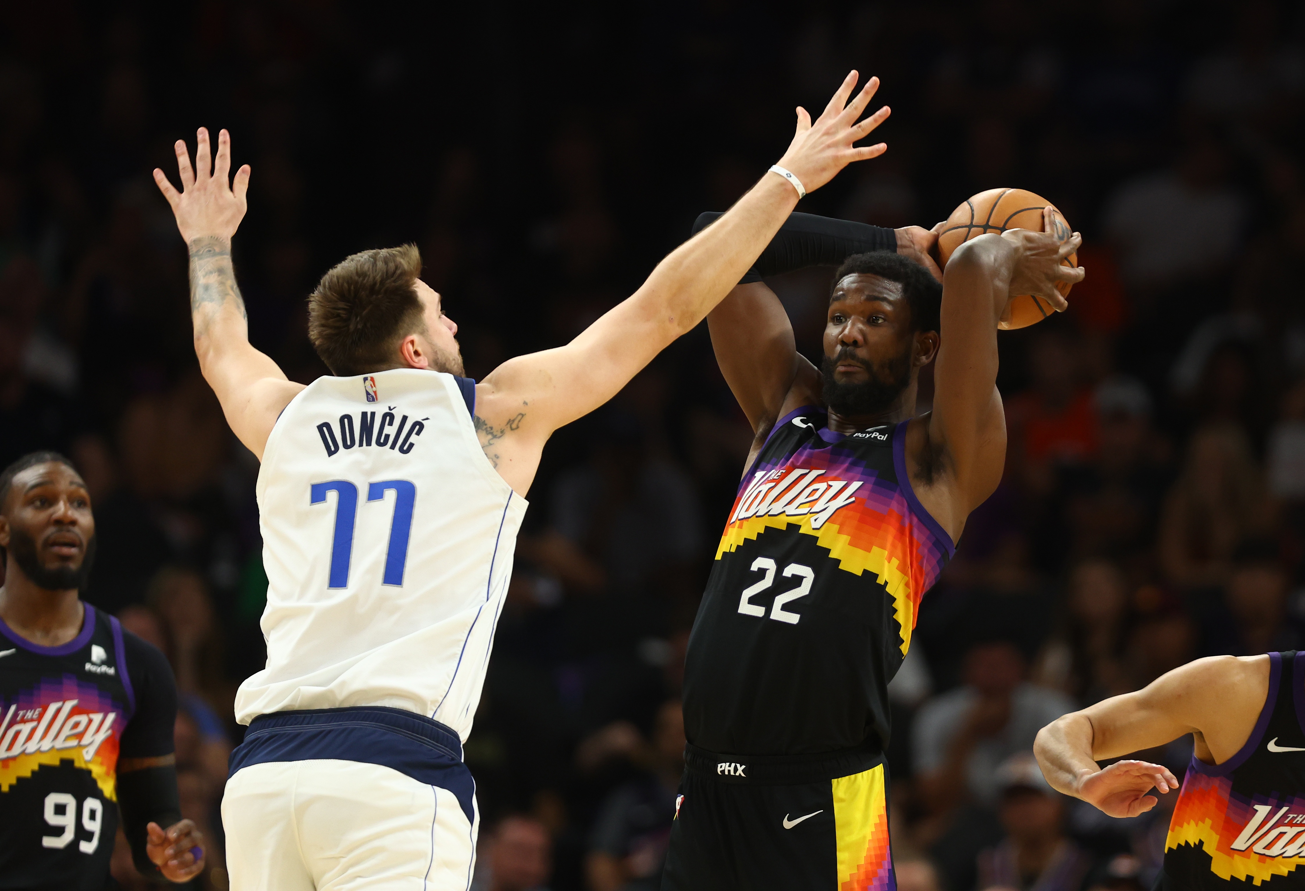 开云app-艾顿谈搭档东契奇：就像是玩电子游戏 他可是百年一遇的天才