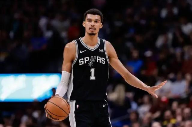 开云体育-复刻邓肯场外喊话！文班亚马要引领马刺新时代